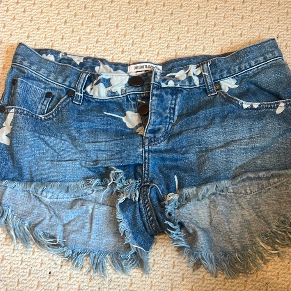 One Teaspoon Blue and White Floral Jean Shorts - Picture 2 of 4